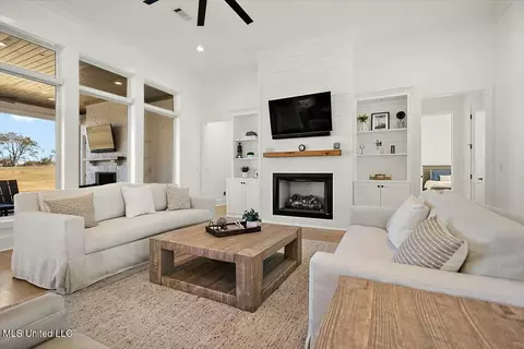 Living - 104 Sagamore Cv, Flora, MS 39071 photo 1 of 4