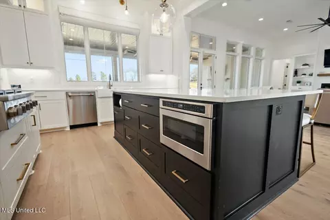 Kitchen - 104 Sagamore Cv, Flora, MS 39071 photo 4 of 5