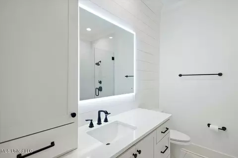 Bath - 104 Sagamore Cv, Flora, MS 39071 photo 6 of 8