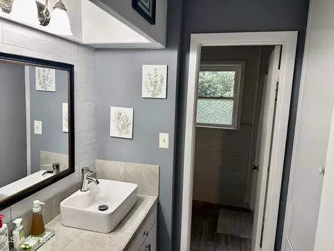 Bath - 54 Melanie Rd, Natchez, MS 39120 photo 1 of 4