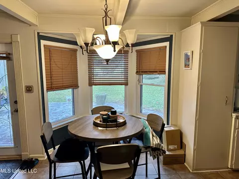 Dining - 54 Melanie Rd, Natchez, MS 39120 photo 1 of 1