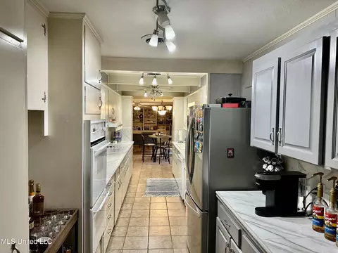 Kitchen - 54 Melanie Rd, Natchez, MS 39120 photo 3 of 3