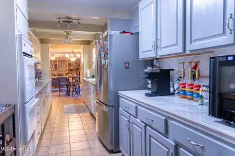 Kitchen - 54 Melanie Rd, Natchez, MS 39120 photo 2 of 3