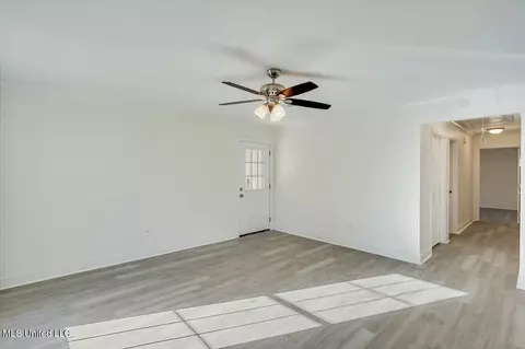 Living - 2043 Red Oak Dr, Brandon, MS 39042 photo 1 of 4