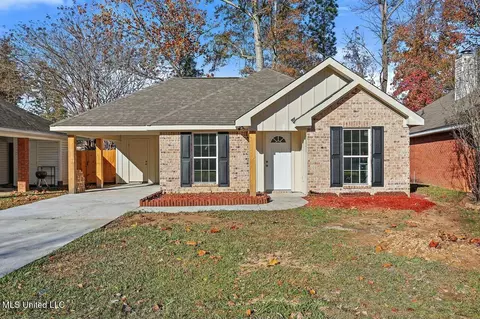 Exterior - 2043 Red Oak Dr, Brandon, MS 39042 photo 2 of 8