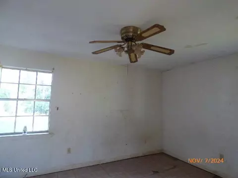 Bedroom - 111 Coral Ave, Natchez, MS 39120 photo 3 of 3
