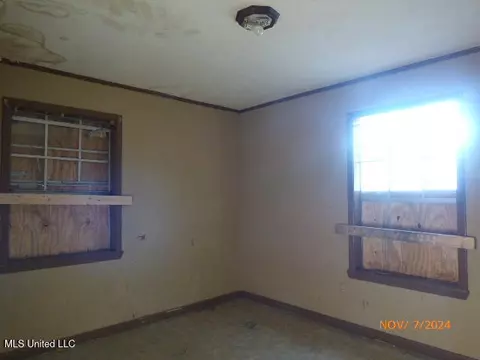 Bedroom - 111 Coral Ave, Natchez, MS 39120 photo 2 of 3