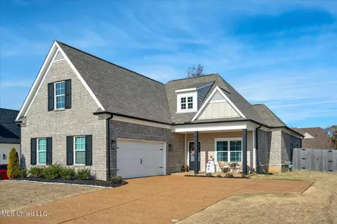 1740 Lia Ln, Southaven, MS 38672