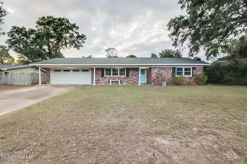 244 Oakwood Dr, Gulfport, MS 39507