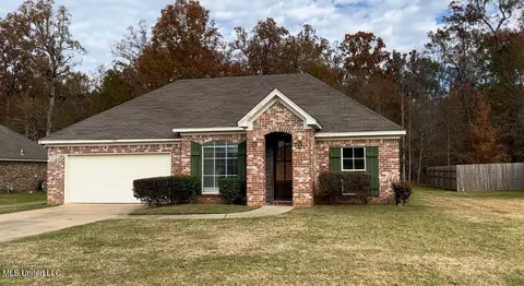 529 Oak Park Circle Cir, Pearl, MS 39208