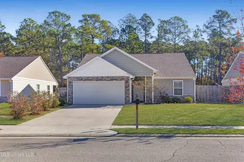 13396 Willow Oak Cir, Gulfport, MS 39503