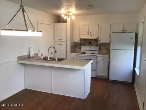 Kitchen - 147 A Cumberland Rd, Brandon, MS 39047 photo 3 of 5