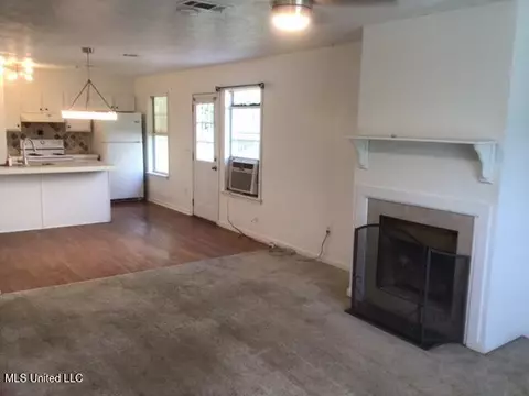 Living - 147 A Cumberland Rd, Brandon, MS 39047 photo 1 of 5