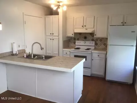 Kitchen - 147 A Cumberland Rd, Brandon, MS 39047 photo 1 of 5