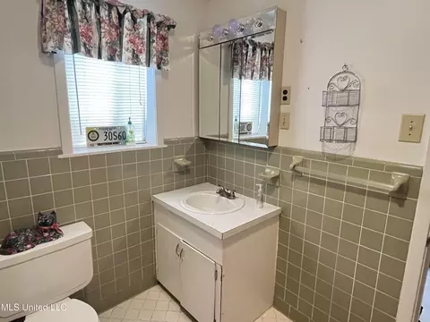 Bath - 428 Williams Rd, Florence, MS 39073 photo 8 of 8