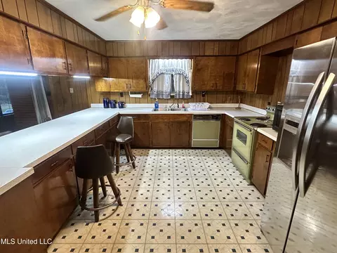 Kitchen - 428 Williams Rd, Florence, MS 39073 photo 1 of 5