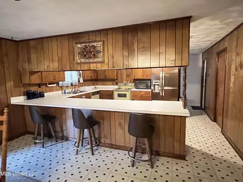 Kitchen - 428 Williams Rd, Florence, MS 39073 photo 3 of 5
