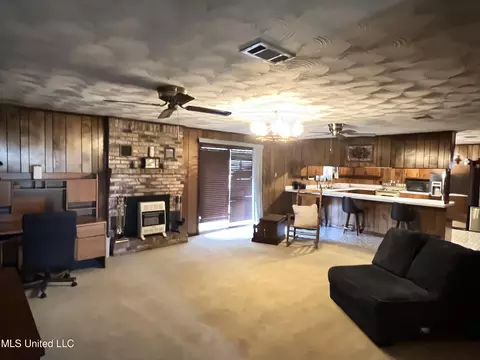 Living - 428 Williams Rd, Florence, MS 39073 photo 1 of 3