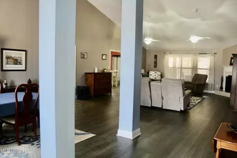 10280 Maple Cv, Vancleave, MS 39565 photo 2