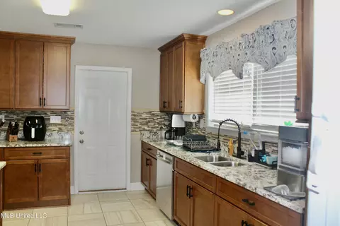 10280 Maple Cv, Vancleave, MS 39565 photo 8