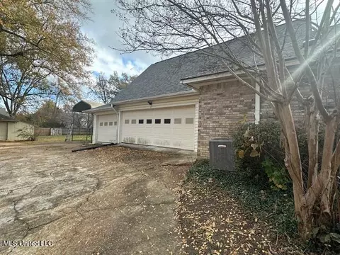 313 Busick Well Rd, Brandon, MS 39042 photo 2