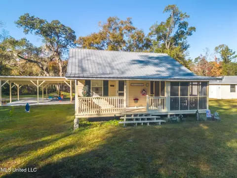 8015 Dazure St, Bay Saint Louis, MS 39520