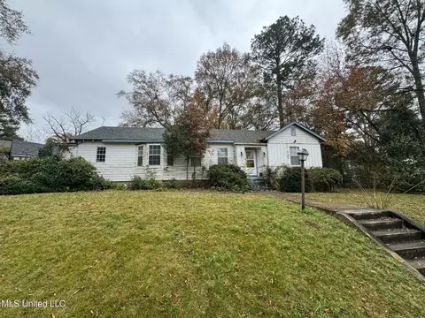4098 Pine Hill Dr, Jackson, MS 39206