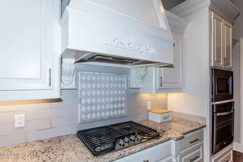 Kitchen - 123 Brisco St, Madison, MS 39110 photo 2 of 3