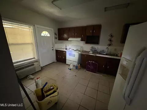 Kitchen - 4812 Community Ave, Moss Point, MS 39563 photo 2 of 2