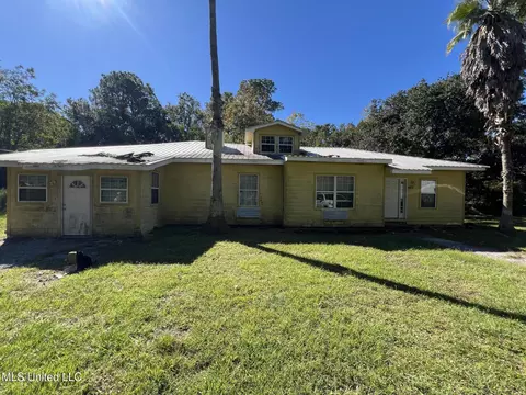 4812 Community Ave, Moss Point, MS 39563