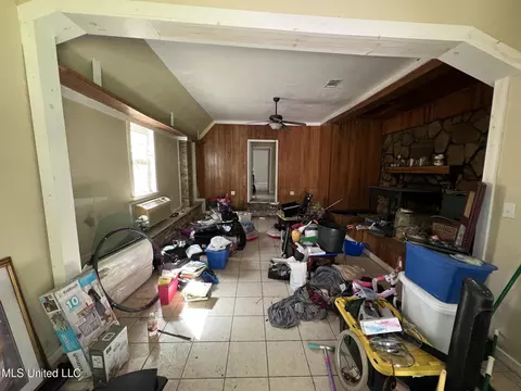 Living - 4812 Community Ave, Moss Point, MS 39563 photo 1 of 7