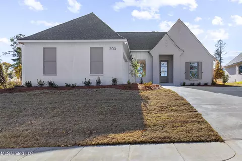 203 Lakecrest Dr, Madison, MS 39110