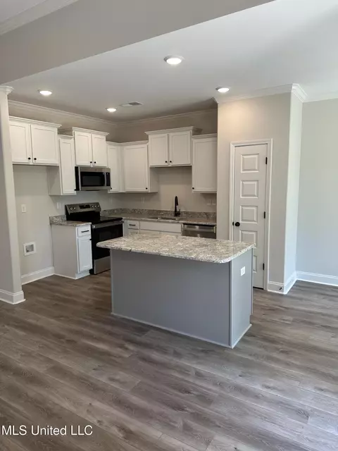 Kitchen - 971 Collie Dr, Hernando, MS 38632 photo 1 of 2