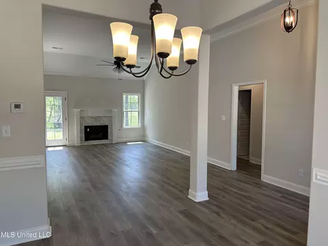 Living - 971 Collie Dr, Hernando, MS 38632 photo 1 of 2