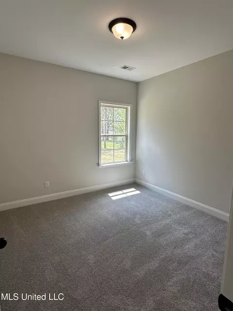 Bedroom - 971 Collie Dr, Hernando, MS 38632 photo 4 of 4