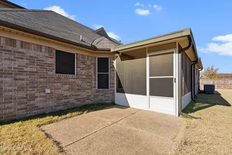 2736 Flora Lee Dr, Nesbit, MS 38651 photo 27