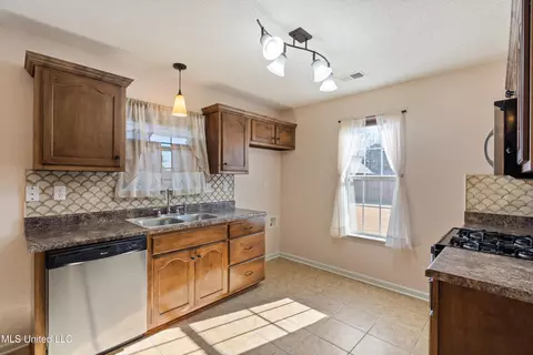 2736 Flora Lee Dr, Nesbit, MS 38651 photo 19