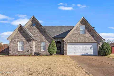 2736 Flora Lee Dr, Nesbit, MS 38651