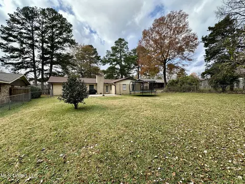 Exterior - 910 Cedar Hill Dr, Clinton, MS 39056 photo 3 of 3