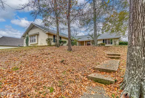 25 Westridge Dr, Brandon, MS 39047
