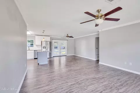 208 Saint Augustine Dr, Long Beach, MS 39560 photo 7