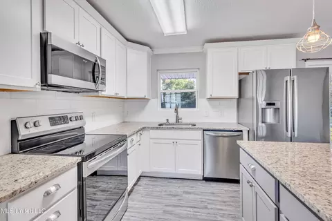 208 Saint Augustine Dr, Long Beach, MS 39560 photo 11