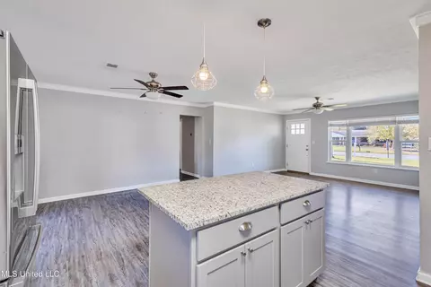 208 Saint Augustine Dr, Long Beach, MS 39560 photo 12