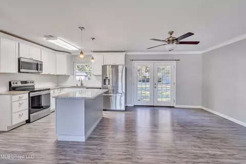 208 Saint Augustine Dr, Long Beach, MS 39560 photo 9