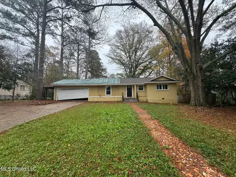 2750 Pinedale St, Jackson, MS 39204