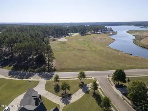 356 Lake Village Dr, Madison, MS 39110