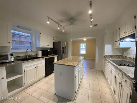 790 Ewa Pl, Diamondhead, MS 39525 photo 5