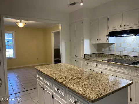 790 Ewa Pl, Diamondhead, MS 39525 photo 3