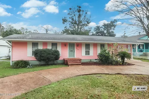 115 S Island View Ave, Long Beach, MS 39560