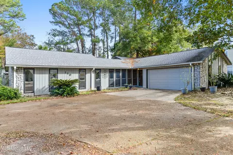 110 Reynolds Cir, Ocean Springs, MS 39564